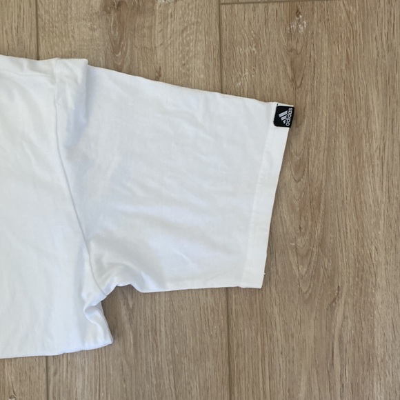 EUC✨ Adidas T-shirt - Picture 3 of 7